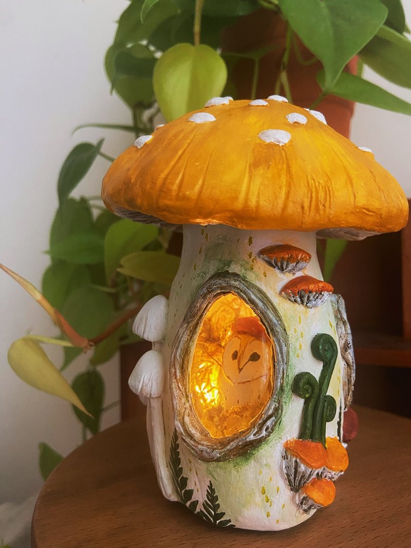 Mushroom House Owl's Home USB Night Light Home Decoration Micro Landscape Handmade Sculpture - ของวางตกแต่ง - ดินเหนียว สีส้ม