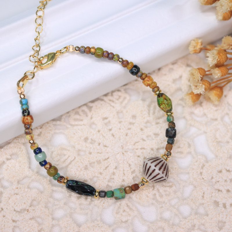 Vintage-Style Colorful Bracelet - สร้อยข้อมือ - แก้ว 