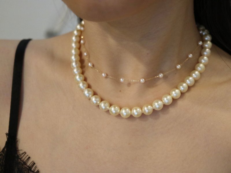 日本直送 稀有大粒 9mm Akoya珍珠項鍊 串珠項鍊 奶油金色 花朵扣 - 項鍊 - 珍珠 黃色