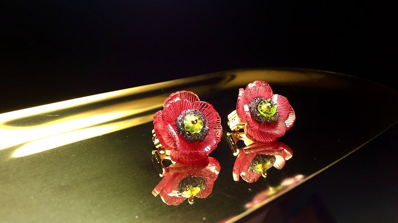 Miniature flower room. poppy. poppy. Poppy flower earrings. Japan imported silicone pad ear clip. - ต่างหู - วัสดุอื่นๆ สีแดง