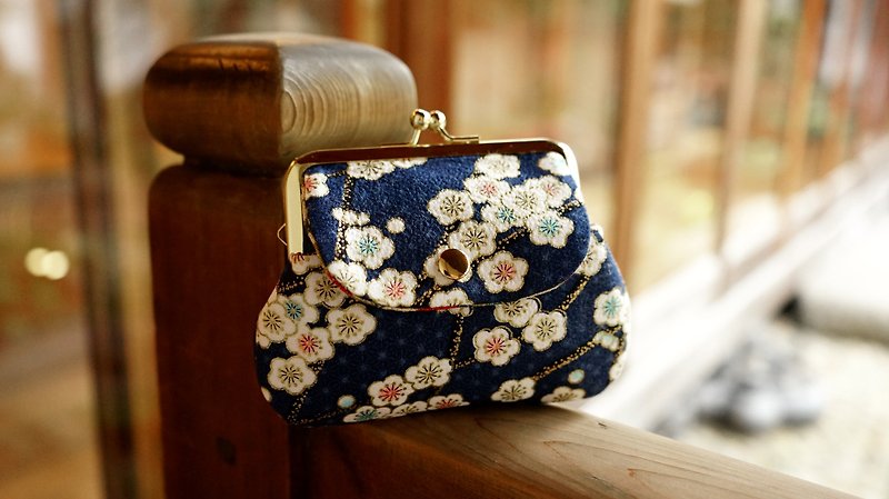 和風沈金小梅紋樣口袋包 共兩色 - 長短皮夾/錢包 - 其他材質 藍色