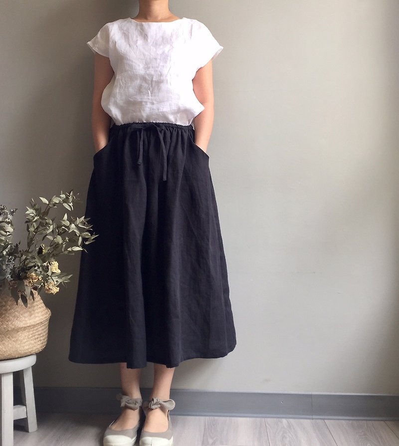 #黑松露Black linen in a long skirt - Skirts - Cotton & Hemp Black