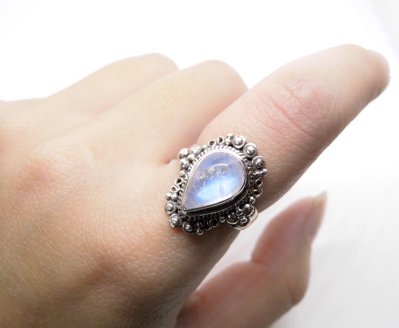 月光石純銀重工異國風格水滴戒指 尼泊爾手工鑲嵌製作 - 戒指 - 寶石 銀色