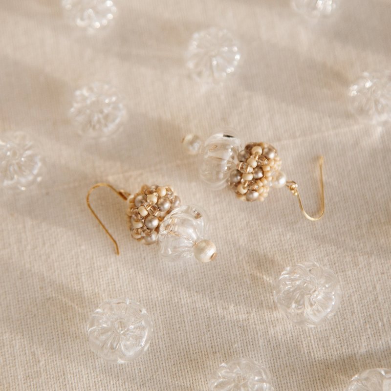 Lalique Earrings 萊儷耳飾－燕麥金 - 耳環/耳夾/耳骨夾 - 玻璃 卡其色