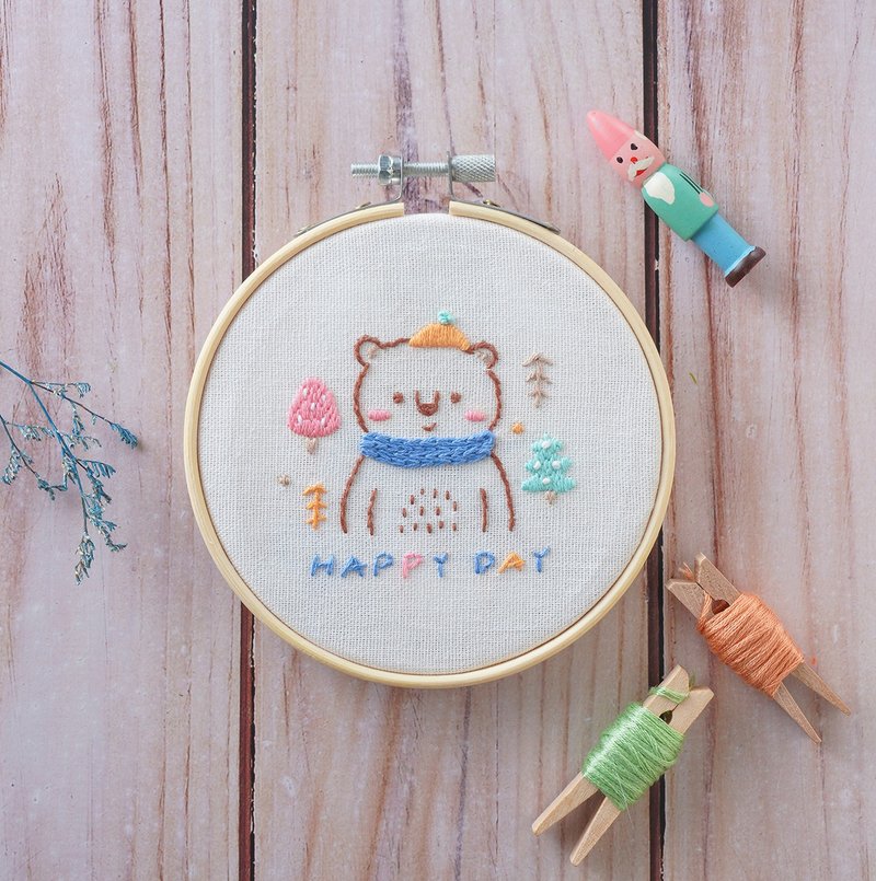 可愛動物刺繡材料套組系列-溫暖小熊 - 編織/刺繡/羊毛氈/縫紉 - 棉．麻 