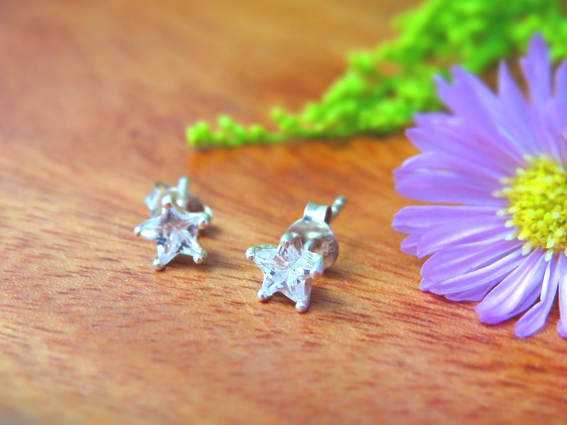 Stone Series / 6mm Stone shine Star 6 claw earrings / 925 sterling silver - Earrings & Clip-ons - Other Metals Silver