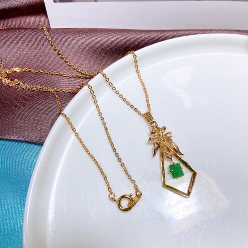 挪亞方舟古董飾品 Vintage Jewelry 【西洋古董飾品】優雅天然東陵玉石鑲嵌 擺動花葉繚繞 項鍊