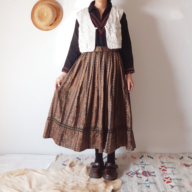 BajuTua /古著/ 赭色蕾絲印花  奧地利長裙 - 裙子/長裙 - 其他人造纖維 咖啡色