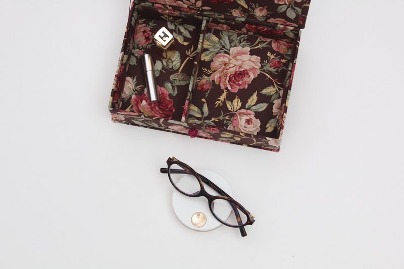 Vintage-Style Rose Cotton Storage Box – Small Size - 禮物盒/包裝盒 - 棉．麻 咖啡色