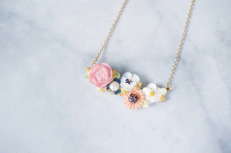 =Flower Piping= Rhinestone floral necklace Customizable - สร้อยคอ - ดินเหนียว หลากหลายสี