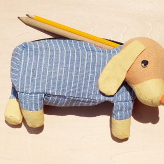 Limited handwork Patchwork long pack / pencil case / cosmetic case / pencil case - puppy lying on the table