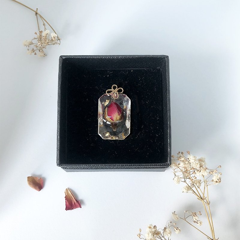 Jeweled Mini Rose Pendant-with gift box and bag - สร้อยคอ - เรซิน สีแดง