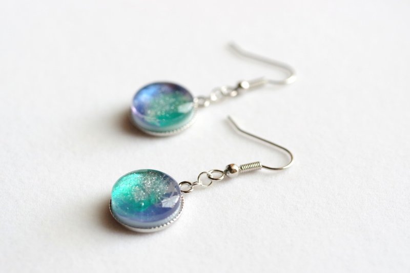 Resin Art Round Earrings - Wishing on Heaven - ต่างหู - เรซิน สีน้ำเงิน