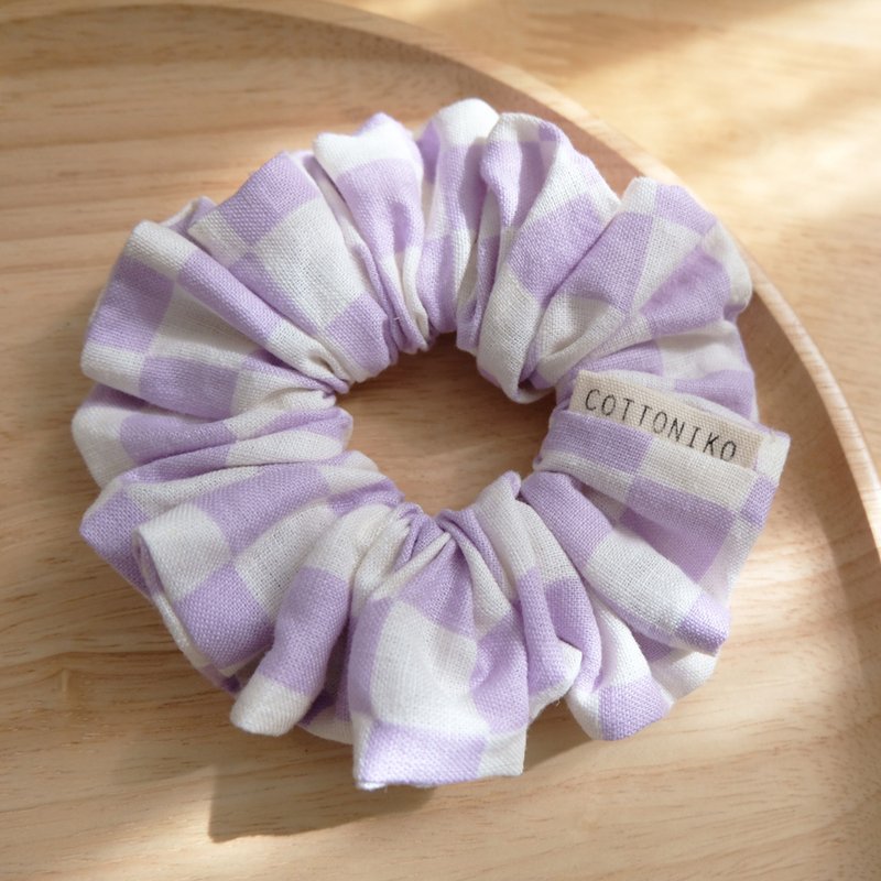 Handmade Hair Scrunchies / Purple Pastel & White Checkerboard - 髮夾/髮圈 - 亞麻 紫色