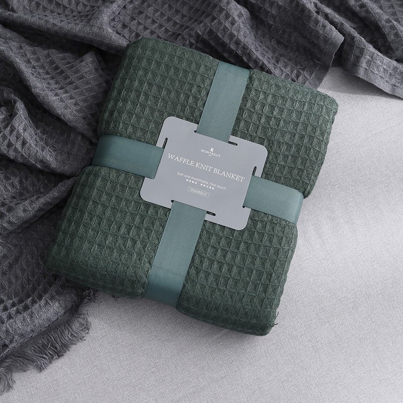 The first choice for gift giving-Waffle knitted blanket (haze green) - ผ้าห่ม - เส้นใยสังเคราะห์ สีเขียว