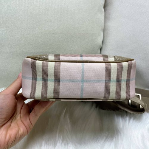 Burberry Nova Square Pink Check Crossbody Bag Shop cnjpvintage Messenger Bags Sling Bags Pinkoi