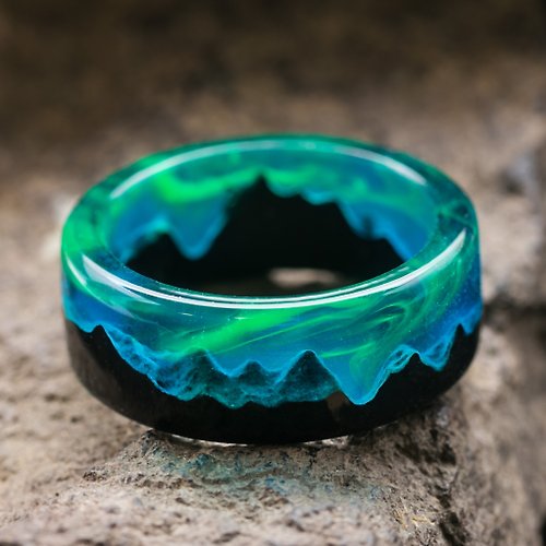 Green Wood 木樹脂戒指獨特的珠寶綠色極地之夜 V2 手工製作的女士禮物