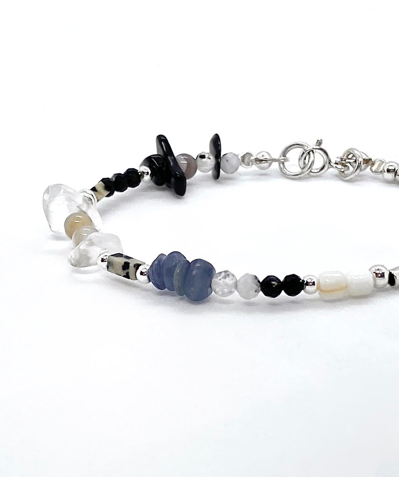 Ore_B02 / Kyanite Ore Bracelet - Bracelets - Crystal Multicolor