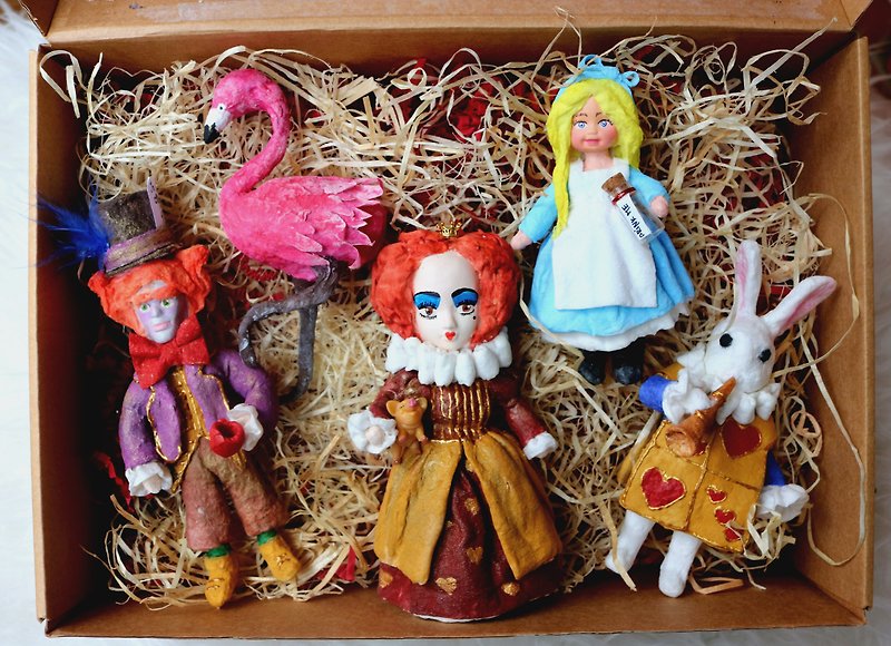 Alice in Wonderland, spun cotton toys, christmas tree toys, Eco-friendly - อื่นๆ - ผ้าฝ้าย/ผ้าลินิน หลากหลายสี