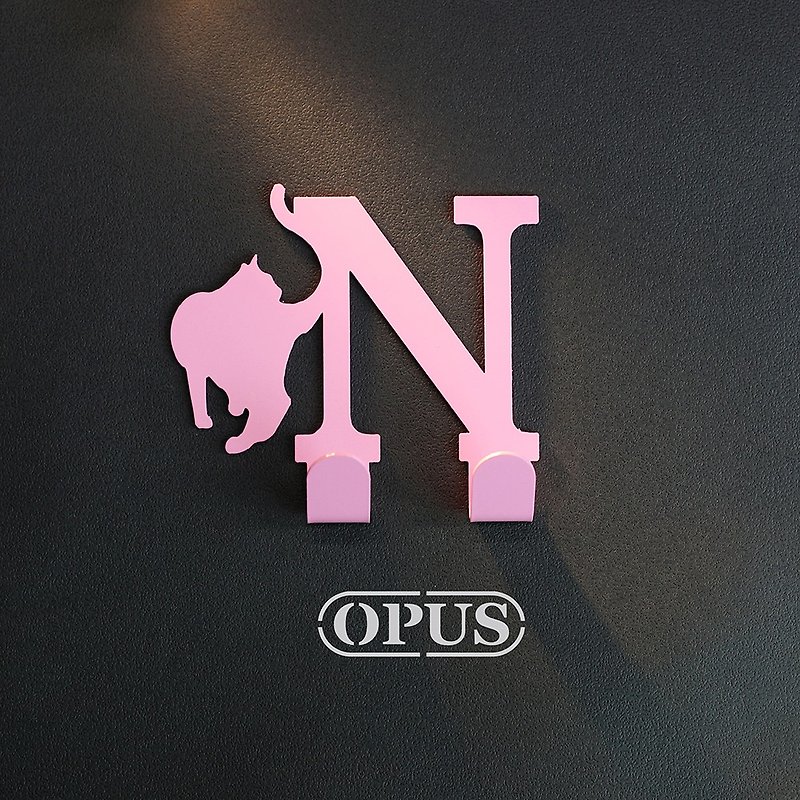 [OPUS Dongqi Metalworking] When a cat meets the letter N-hook (pink)/wall decoration hook/furniture hanger/life storage/hanger/shape hook/no trace/HO-ca10-N(P) - กล่องเก็บของ - โลหะ สึชมพู