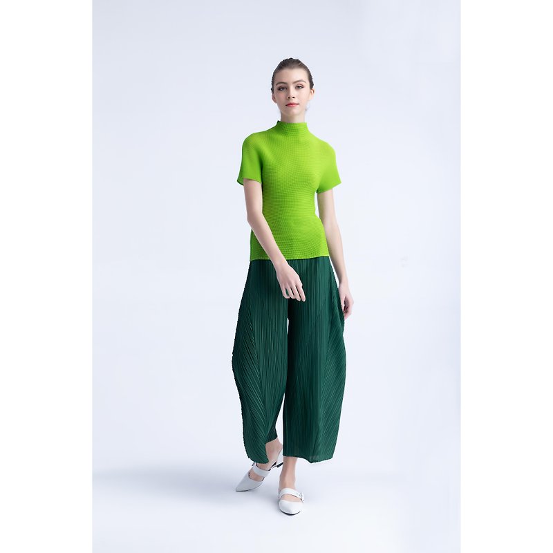 Miyake style comfortable pleated wide pants - Women's Pants - Other Materials 