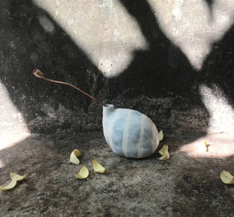 小駝背 三號睡衣 /竹土石山 花器 花瓶 - 花瓶/花器 - 陶 藍色
