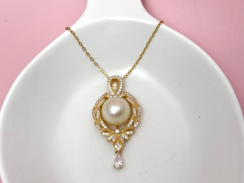 Classical beauty natural seawater pearls South Sea gold beads Silver pendant gift necklace - สร้อยคอ - ไข่มุก สีเงิน