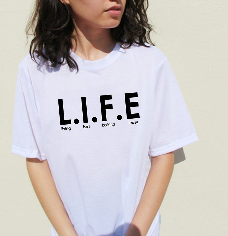 生活は簡単ではありませんLIFE半袖Tシャツ白いテキスト英語の生活 - Tシャツ - コットン・麻 ホワイト