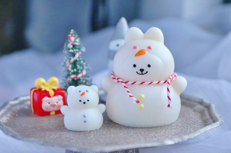 Christmas gift|Bear/Bunny in snowman skin - เทียน/เชิงเทียน - ขี้ผึ้ง ขาว