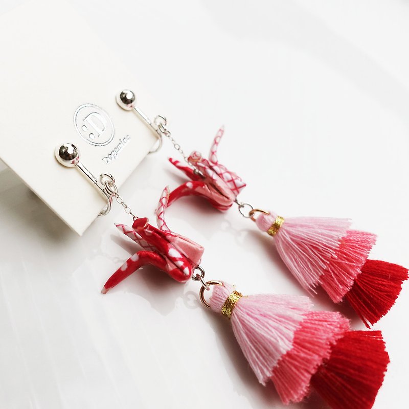 Origami Crane Tassel Earrings - ต่างหู - กระดาษ สีแดง