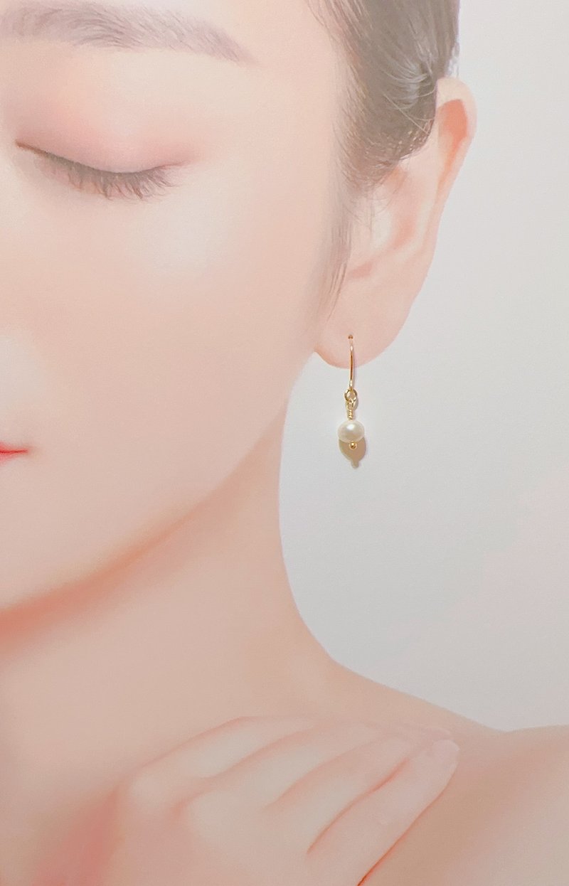 Hope ~ Freshwater Pearl Earrings - ต่างหู - โลหะ ขาว