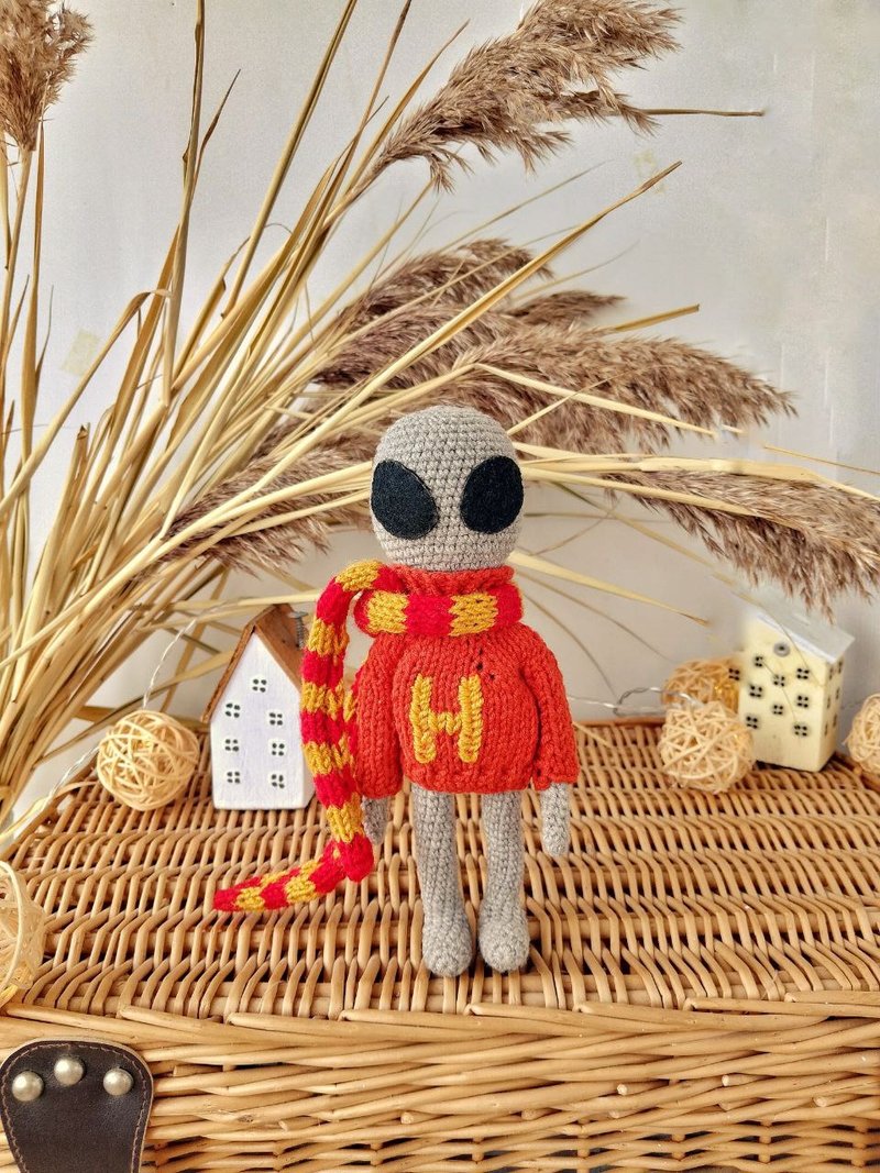Alien gray doll in Harry Potter dress, UFO toy, Custom plush, Alien lover gift - 玩偶/公仔 - 棉．麻 多色