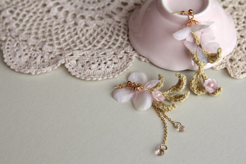 Floral Earrings , Flower Earrings , Artificial Flower Earrings , Jewellery  - Earrings & Clip-ons - Plants & Flowers Pink
