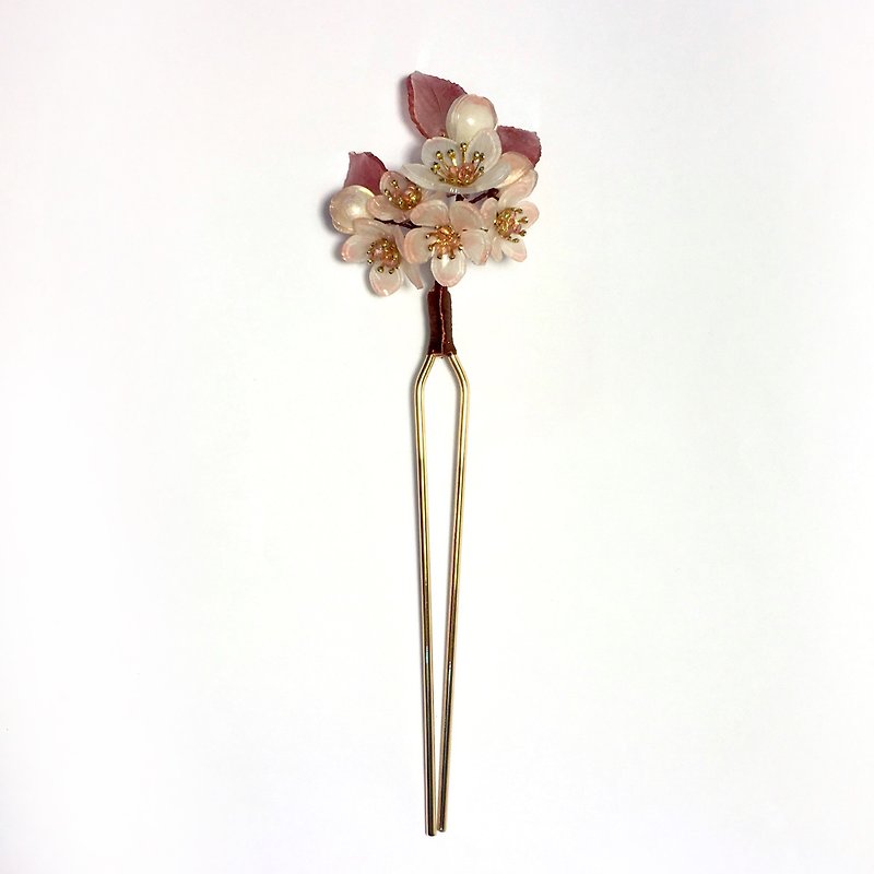 【cherry. Bloom] Handmade resin flower hairpin. Japanese style hairpin/kimono/classic/retro hair accessories. - เครื่องประดับผม - เรซิน สึชมพู
