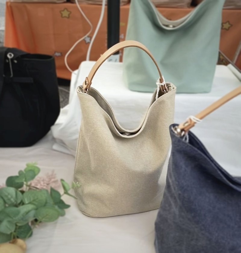 Textured canvas MINI bucket bag Mini bucket bag - กระเป๋าถือ - ผ้าฝ้าย/ผ้าลินิน ขาว