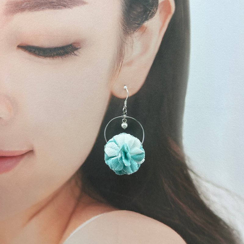 Airy | Small Green Round Silver Earring - ต่างหู - ผ้าฝ้าย/ผ้าลินิน หลากหลายสี