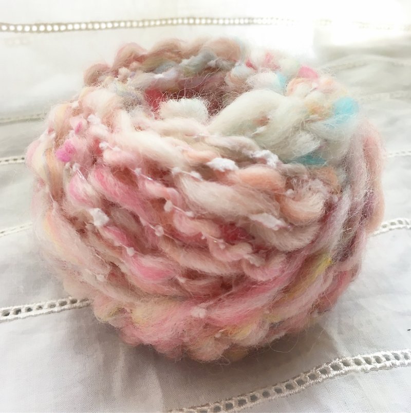Sakura powder hand-twisted thread/hand-spun thread/hand-made thread/wool/DIY material/material package - Knitting, Embroidery, Felted Wool & Sewing - Wool Pink