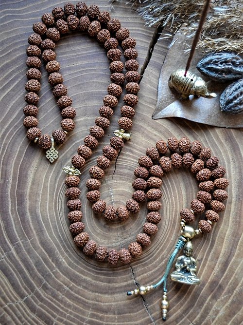 Lotus Sutra Shop Rare 10-face rudraksha mala (rosary) with Buddha for meditation