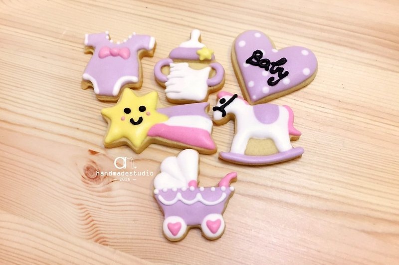 *Super cute*Mini pink and purple baby biscuits with salivation icing (6 pieces) by anPastry - Handmade Cookies - Fresh Ingredients 