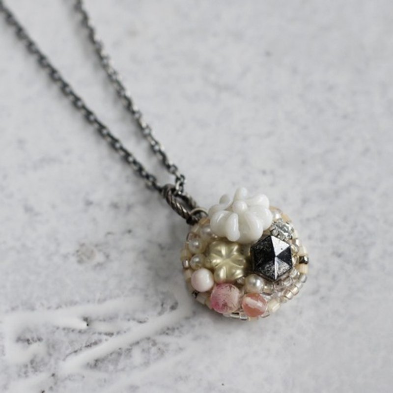 Vintage beads pendant ｛OP034｝ - 項鍊 - 其他材質 