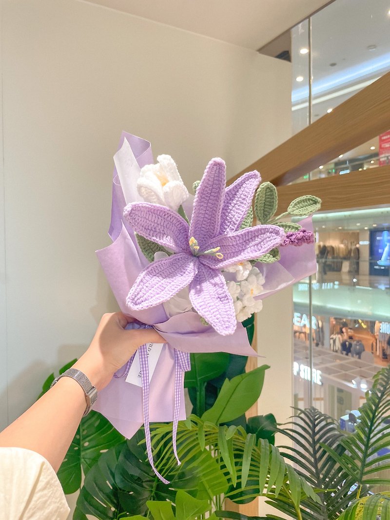 Crochet Flower Bouquet - Lily in purple - ช่อดอกไม้แห้ง - ผ้าฝ้าย/ผ้าลินิน สีม่วง