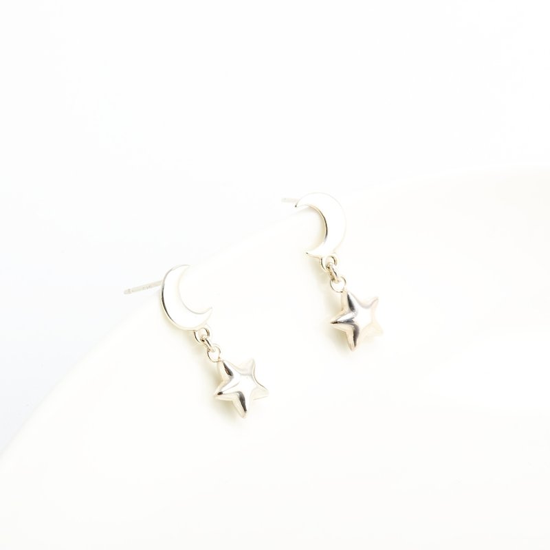 Star Moon s925 sterling silver earrings Valentine Day gift - Earrings & Clip-ons - Sterling Silver Silver