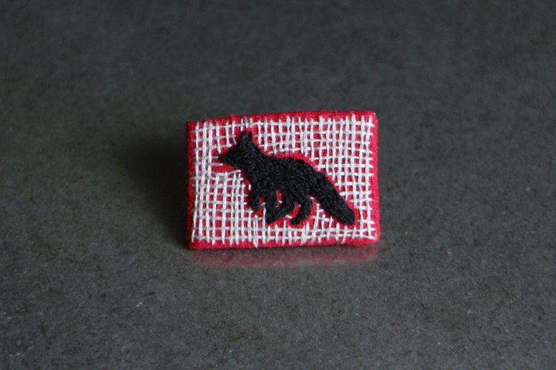 Fragment Series/Hand Embroidered Brooch/Fox - Brooches - Cotton & Hemp Red