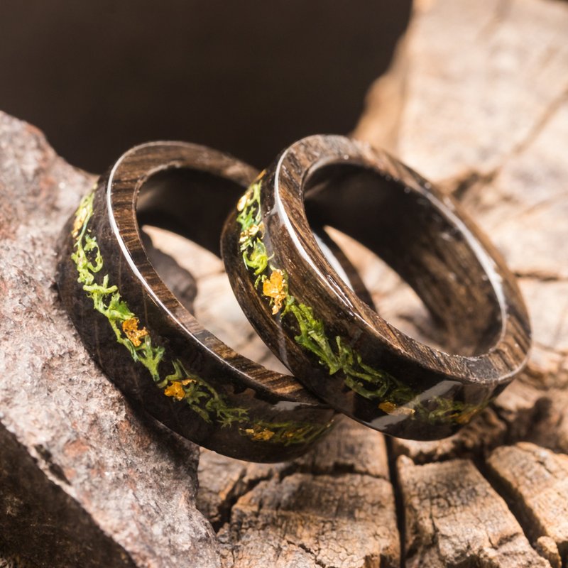森林之靈|| 配對的木頭和樹脂環以及天然苔蘚 - 戒指 - 木頭 綠色