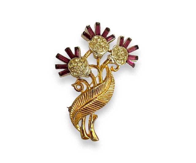 トリファリ アンティーク ラディアンス フラワー ブーケ ブローチ 紫の