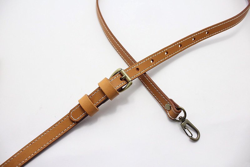 【Mini5】Vegetable tanned cowhide / brown long strap / stitched side strap (1.5 cm) - Leather Goods - Genuine Leather Multicolor
