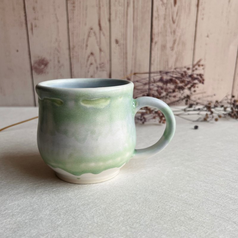 童心未泯。手工陶瓷馬克杯 茶杯 咖啡杯 陶藝 教師節禮物 - 其他杯子 - 陶 多色
