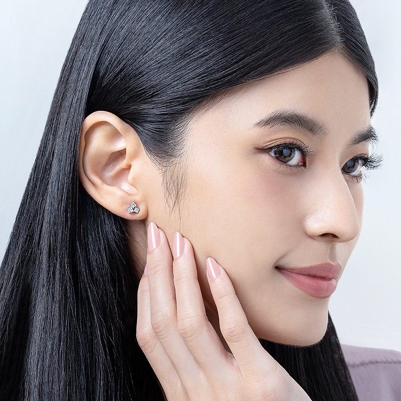 Jinghua diamond earrings 18K, total 0.54 carat star cluster - Earrings & Clip-ons - Diamond 