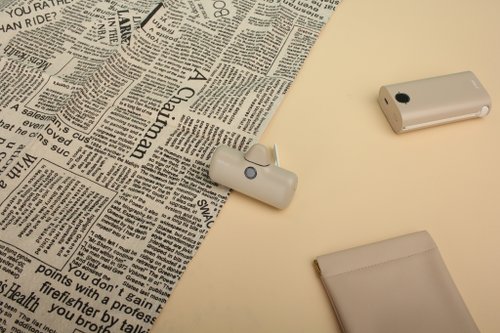 Guxon｜iWALK 臺灣總代理 【iWALK】 五代PRO閃充直插式行動電源-支架款-錫蘭奶