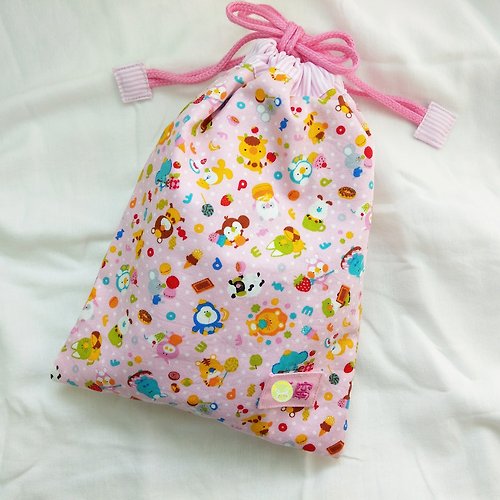 QQ rabbit 手工嬰幼兒精品 彌月禮盒 免費繡名字。字母動物-2色可選。束口袋 尿布袋 衣物袋